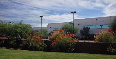 1430 W Auto Dr, Tempe, AZ à louer - Photo du bâtiment - Image 3 de 10
