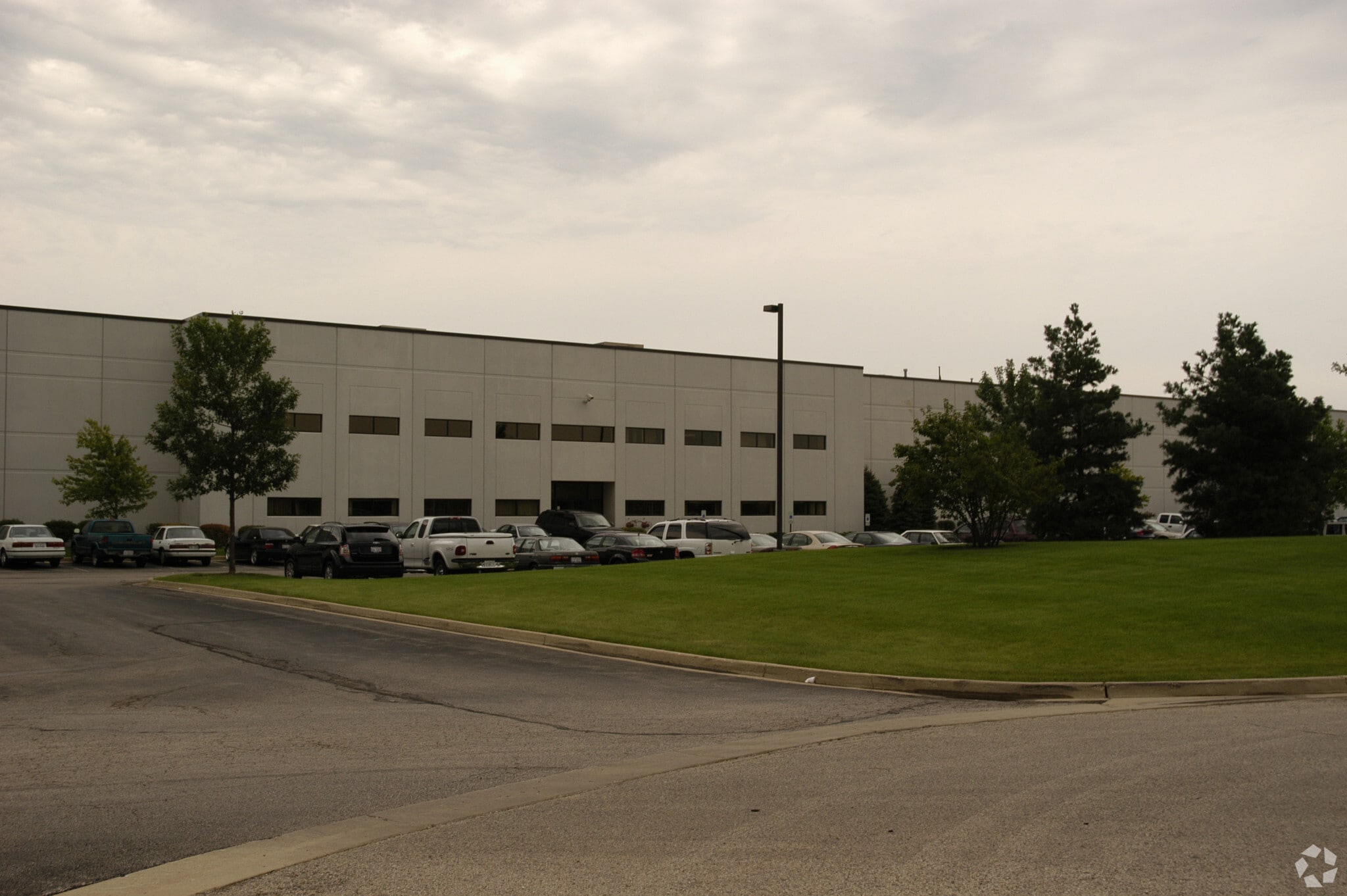 1100 Corporate Dr, McHenry, IL for lease Primary Photo- Image 1 of 3