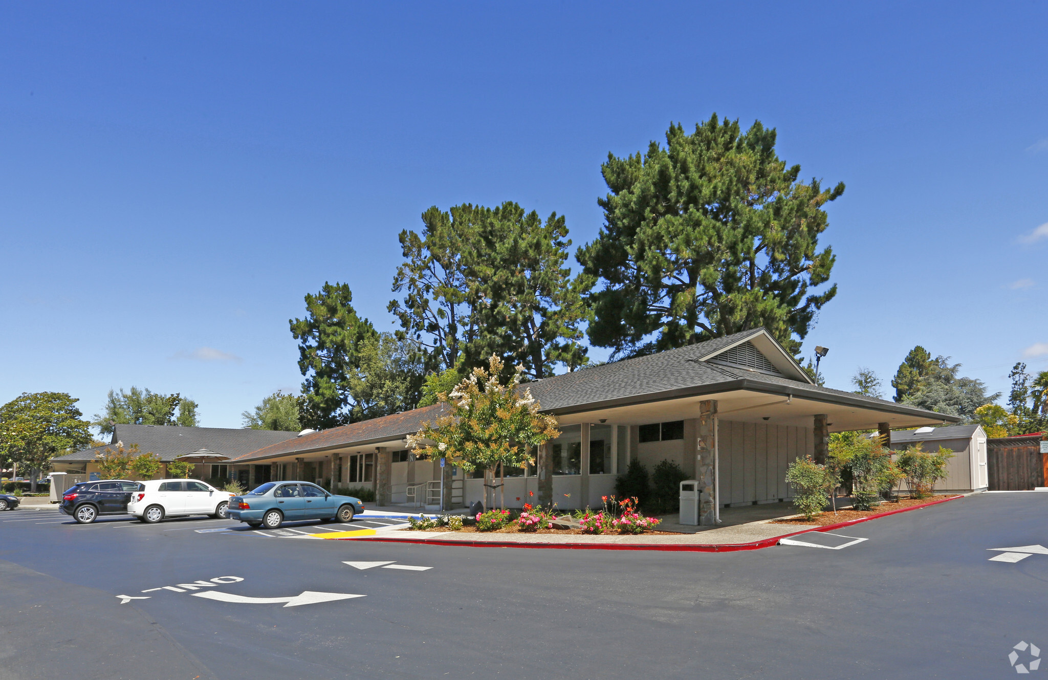 877 W Fremont Ave, Sunnyvale, CA à louer Photo du bâtiment- Image 1 de 8