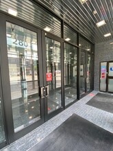 280 Albert St, Ottawa, ON à louer Photo du bâtiment- Image 2 de 6