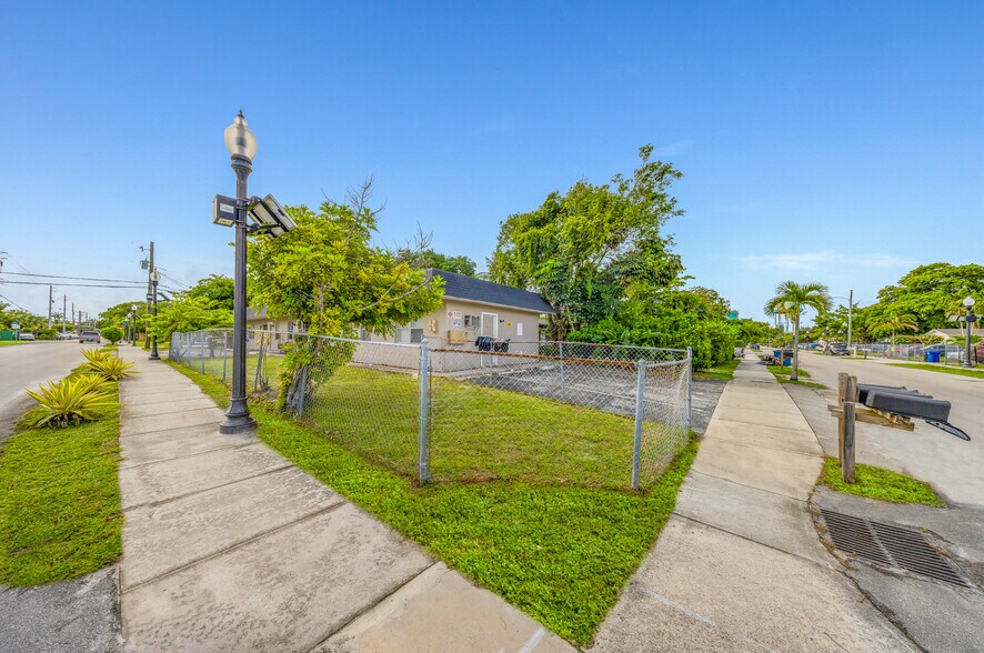 848 NW 2nd Ave, Fort Lauderdale, FL à vendre - Photo du bâtiment - Image 2 de 20
