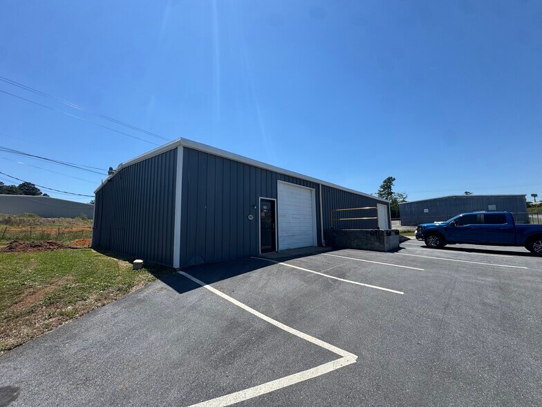 410 Westbrook Ct, Spartanburg, SC à louer - Photo du bâtiment - Image 3 de 10