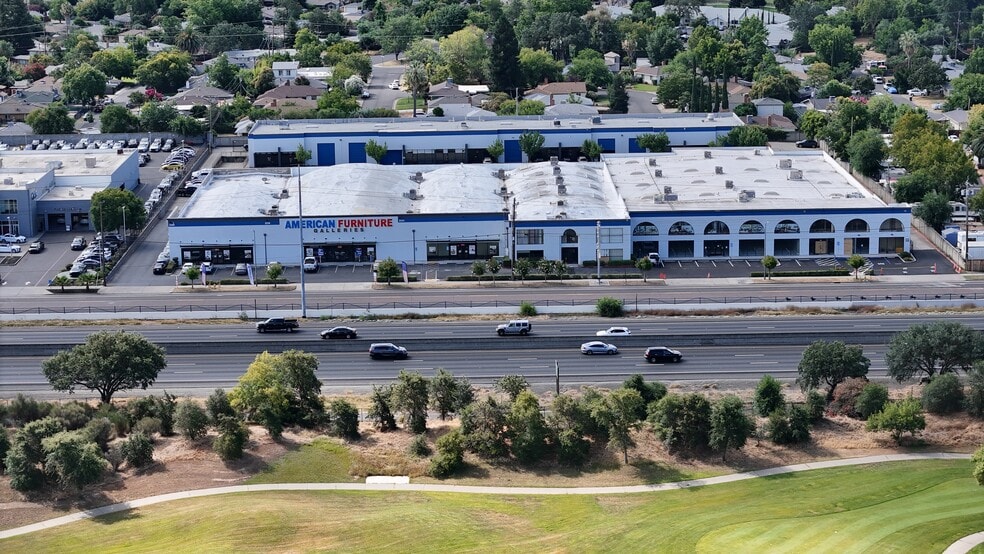 2320-2340 Auburn Blvd, Sacramento, CA for lease - Building Photo - Image 2 of 7