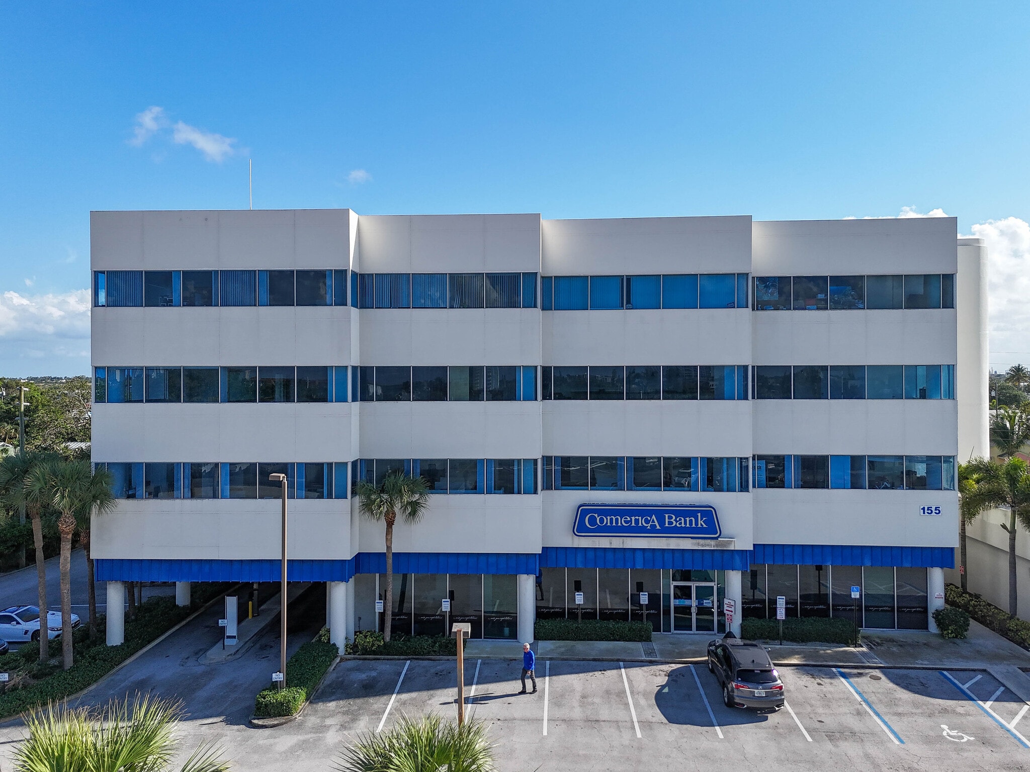 155 E Blue Heron Blvd, Riviera Beach, FL for lease Building Photo- Image 1 of 16