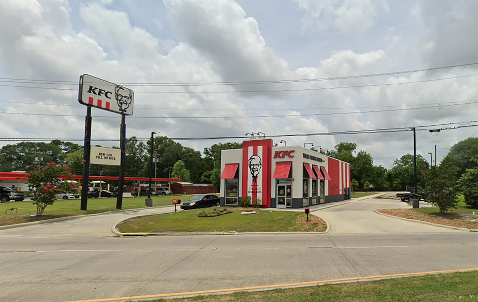 2203 N Parkerson Ave, Crowley, LA for lease - Building Photo - Image 1 of 2