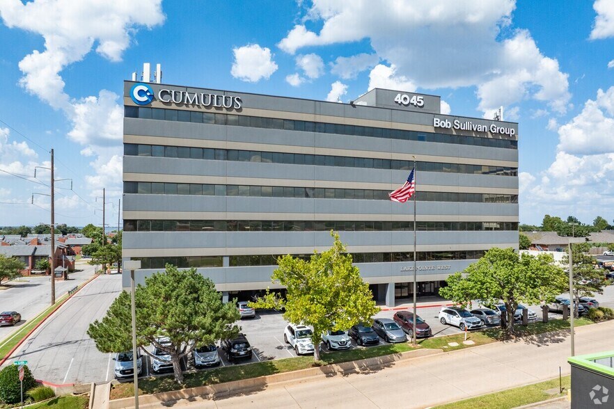 4045 NW 64th St, Oklahoma City, OK à louer - Photo du bâtiment - Image 1 de 2