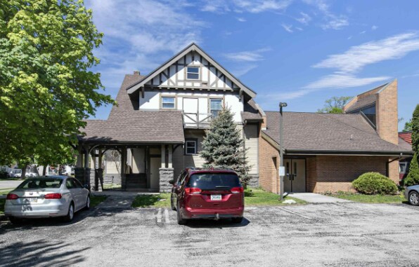 634 Wisconsin St, Oshkosh, WI à vendre - Photo du bâtiment - Image 3 de 17