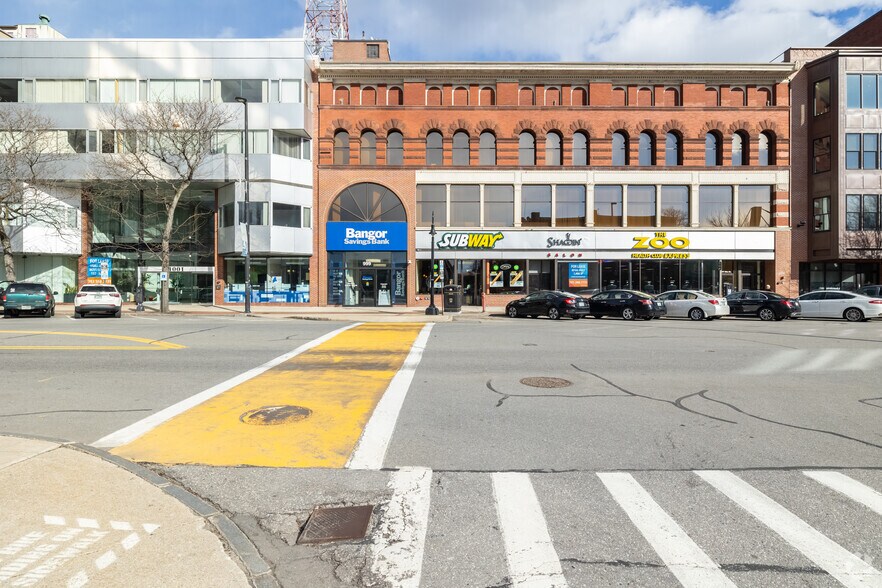 977-1001 Elm St, Manchester, NH à louer - Photo du bâtiment - Image 3 de 13