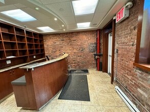 130 W 10th St, New York, NY à louer Photo intérieure- Image 2 de 17