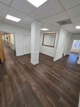 17 W Jefferson St, Rockville, MD à louer Photo intérieure- Image 1 de 5