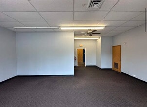 3417 Main St, Stevens Point, WI à louer Photo intérieure- Image 2 de 3