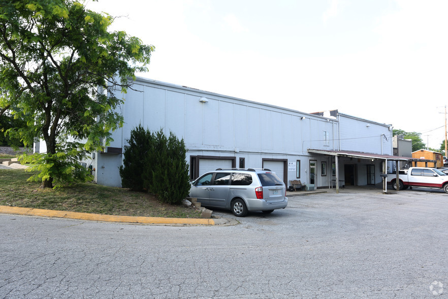 12760-12802 Santa Fe Trail Dr, Lenexa, KS for lease - Building Photo - Image 3 of 6