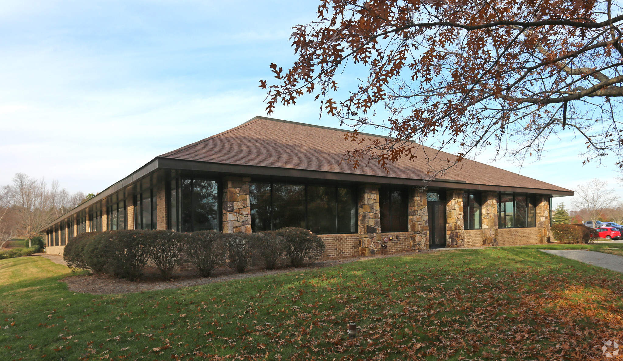 4135 Mendenhall Oaks Pky, High Point, NC for lease Building Photo- Image 1 of 7