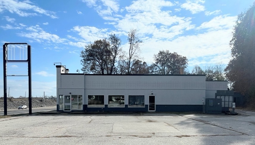3827 Indiana 37, Mitchell, IN for sale - Building Photo - Image 3 of 4