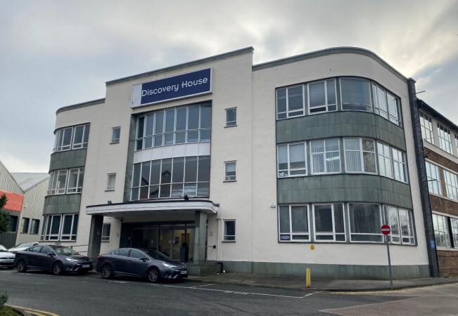 Crossley Rd, Stockport à louer - Photo du bâtiment - Image 1 de 1