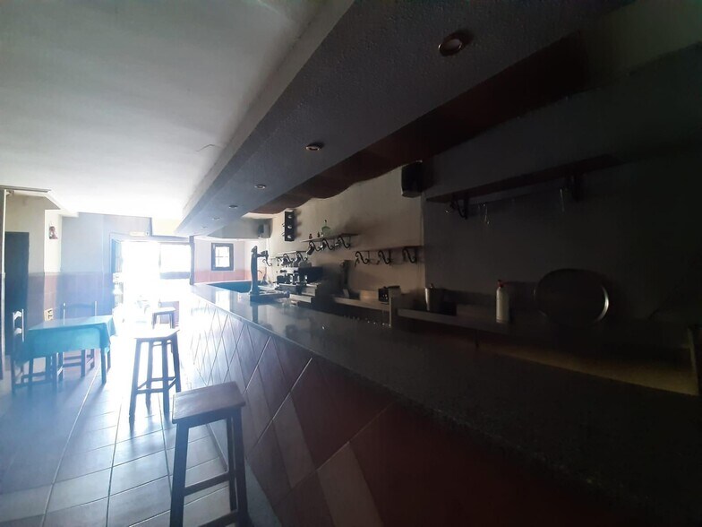 Commerce de détail dans Cáceres, Cáceres à louer - Photo du bâtiment - Image 2 de 3