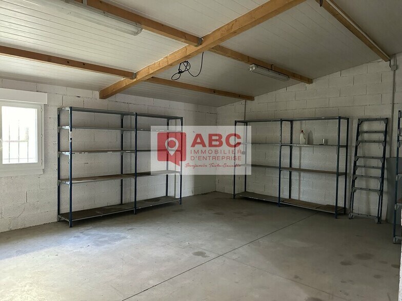 Flex in Mauguio for lease - Interior Photo - Image 3 of 4