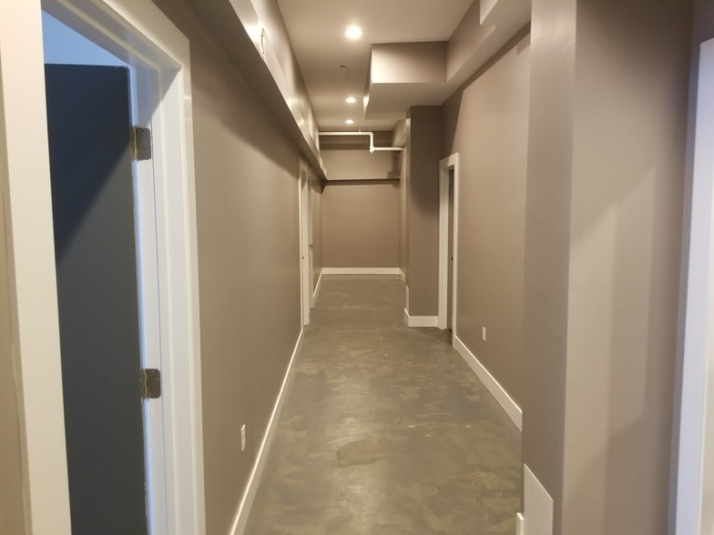 1723 James M Wood Blvd, Los Angeles, CA for lease - Interior Photo - Image 2 of 22