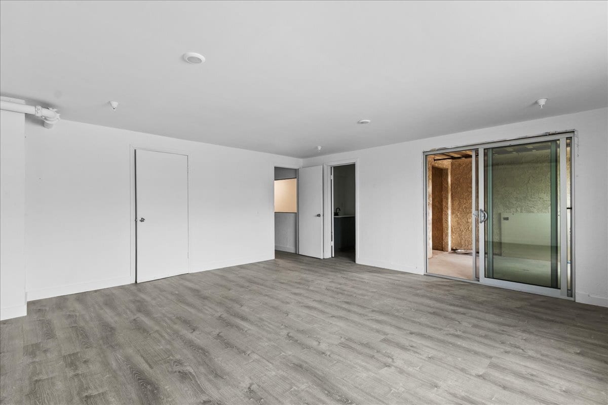 695 S Williams Rd, Palm Springs, CA for lease Interior Photo- Image 1 of 36
