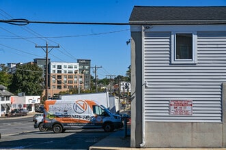 7189 Lee Hwy, Falls Church, VA à vendre Photo du bâtiment- Image 2 de 6