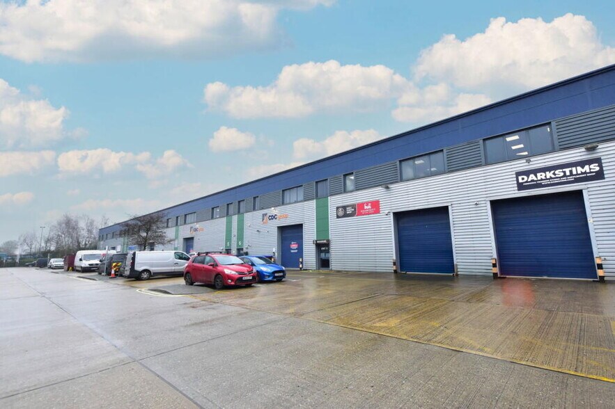 Whiteleaf Rd, Hemel Hempstead à louer - Photo du bâtiment - Image 3 de 17