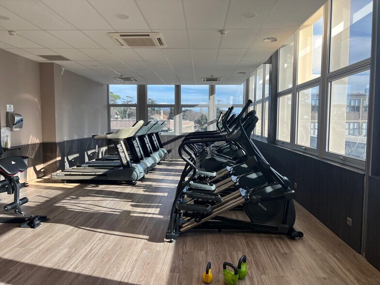 Bureau dans Marseille à louer - Photo du bâtiment - Image 2 de 7