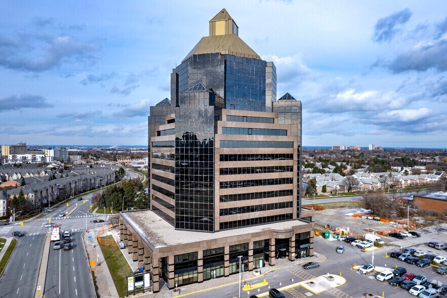 325 Milner Ave, Toronto, ON à louer - Photo du bâtiment - Image 2 de 10