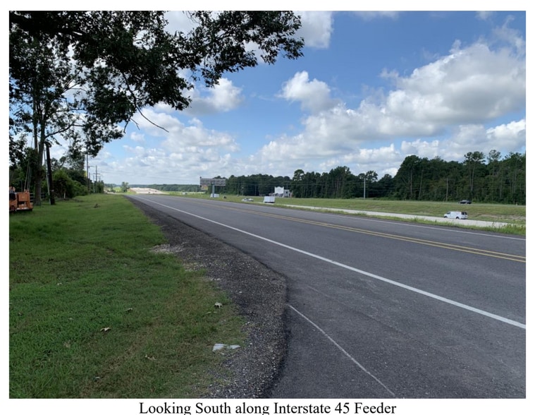 2745 Interstate 45, New Waverly, TX for lease - Primary Photo - Image 1 of 6