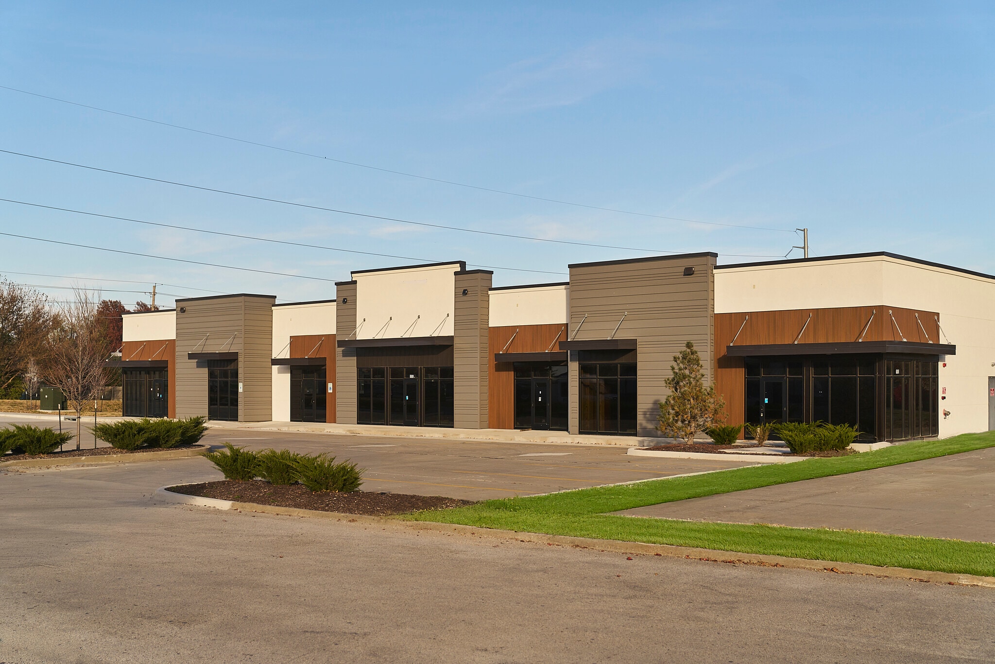 150 Tudor Rd, Lee's Summit, MO for lease Primary Photo- Image 1 of 4