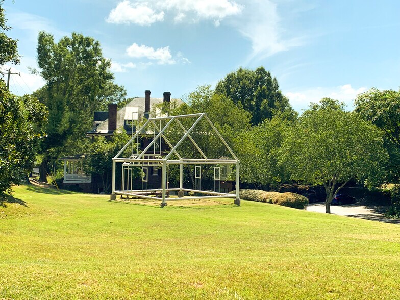 426 Old Salem Rd, Winston-Salem, NC à louer - Photo du bâtiment - Image 2 de 7