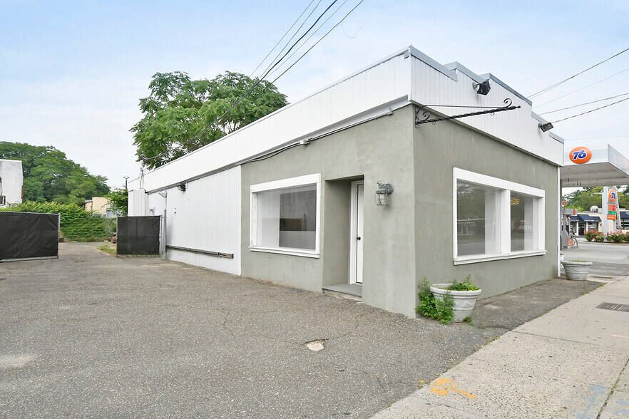 166 Shore Rd, Port Washington, NY à vendre - Photo du bâtiment - Image 2 de 10