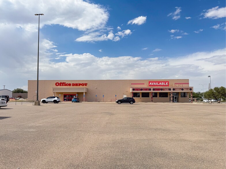 2502-2504 50th St, Lubbock, TX à louer - Photo du bâtiment - Image 2 de 13