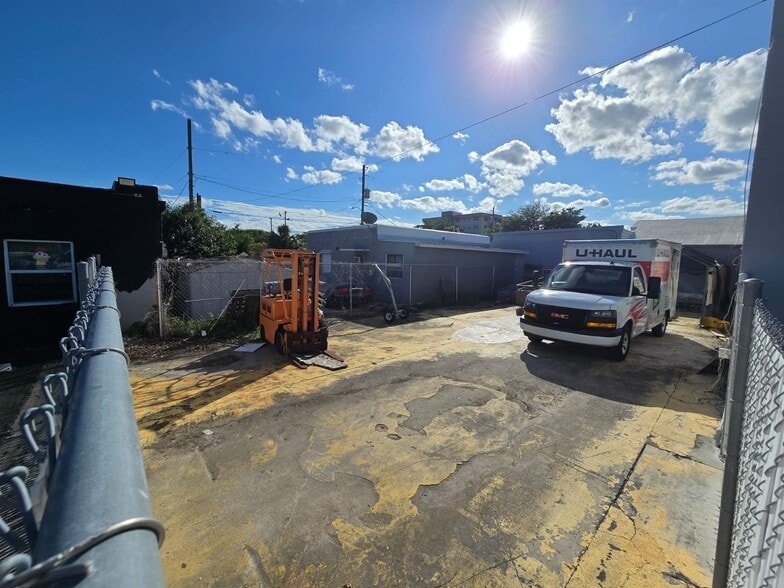 1128 N Federal Hwy, Hollywood, FL for lease - Building Photo - Image 3 of 9