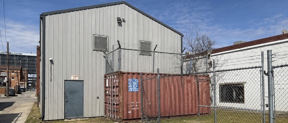 47 Lydia St, Winnipeg, MB for sale - Building Photo - Image 2 of 7