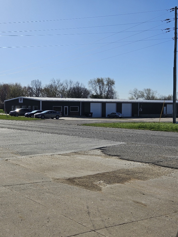 1300 W Saunders St, Mount Pleasant, IA for lease Building Photo- Image 1 of 31