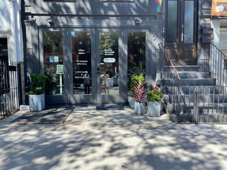 320 Tompkins Ave, Brooklyn, NY à louer - Photo du bâtiment - Image 2 de 14