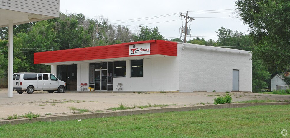 1224 S Kansas Ave, Topeka, KS à louer - Photo du bâtiment - Image 2 de 5