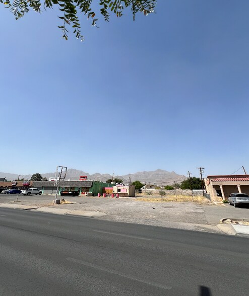 9555 Dyer St, El Paso, TX for sale - Building Photo - Image 2 of 9