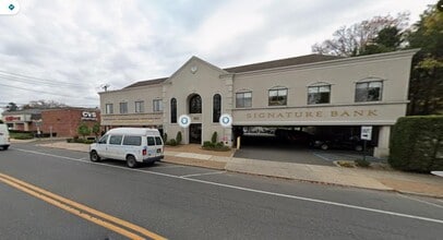 923 Broadway, Woodmere, NY à louer Photo intérieure- Image 1 de 2