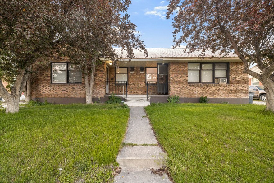 610-612 Holbrook Dr, Idaho Falls, ID à vendre - Photo du bâtiment - Image 2 de 2