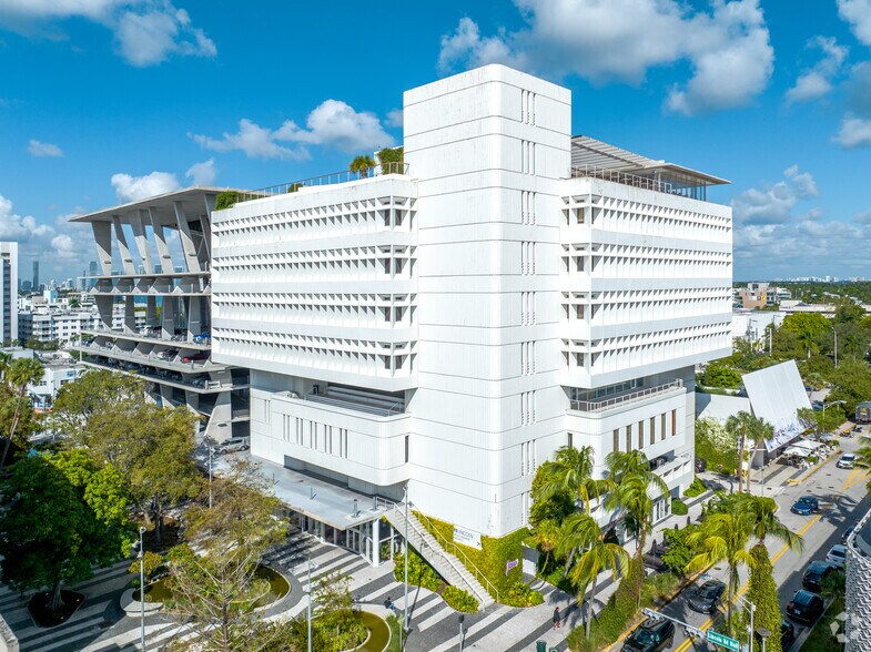 1111 Lincoln Rd, Miami Beach, FL à louer - Photo du bâtiment - Image 2 de 4
