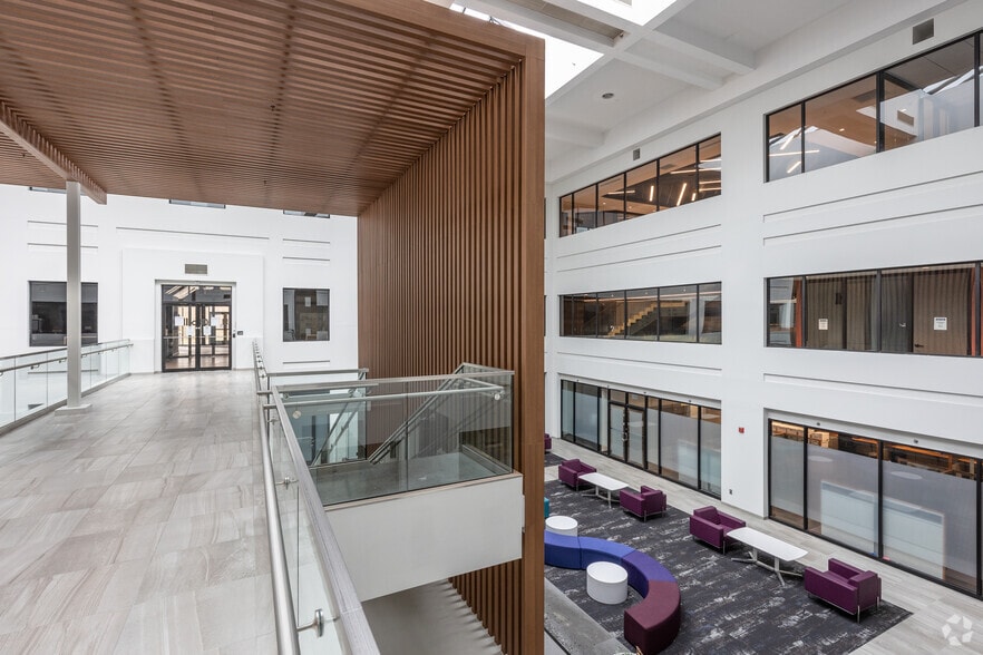 1009 Lenox Dr, Lawrenceville, NJ for lease - Interior Photo - Image 3 of 4