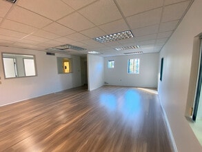 4702-4706 NE Glisan St, Portland, OR for lease Interior Photo- Image 2 of 2