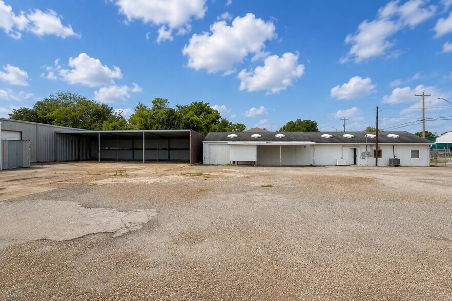415 Main St, La Marque, TX à louer - Photo du bâtiment - Image 2 de 7