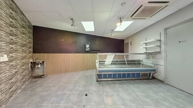 Commerce de détail dans Santa Coloma de Gramenet, Barcelona à louer Photo intérieure- Image 2 de 12