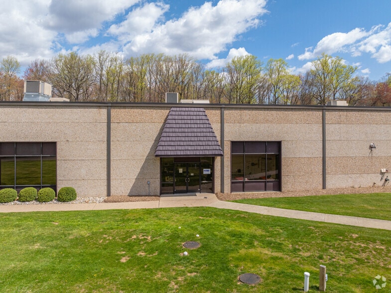 5 Astro Pl, Denville, NJ for lease - Building Photo - Image 3 of 8