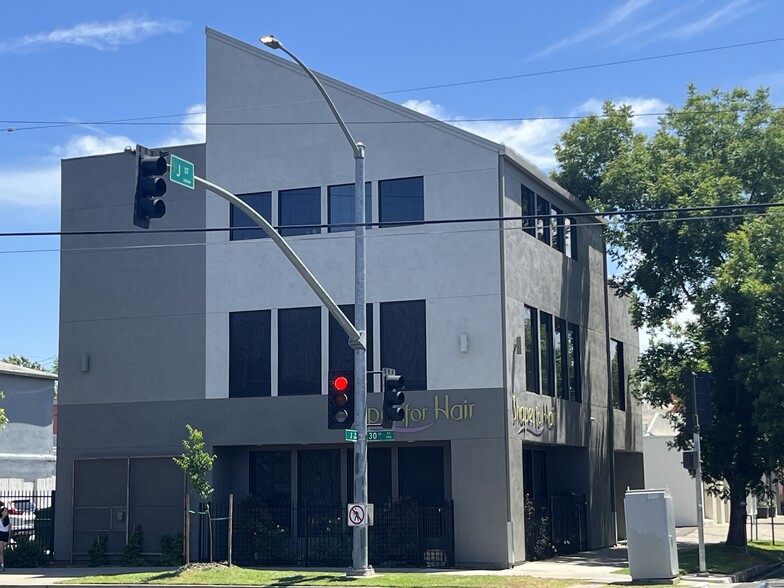 3001 J St, Sacramento, CA for lease - Primary Photo - Image 1 of 30