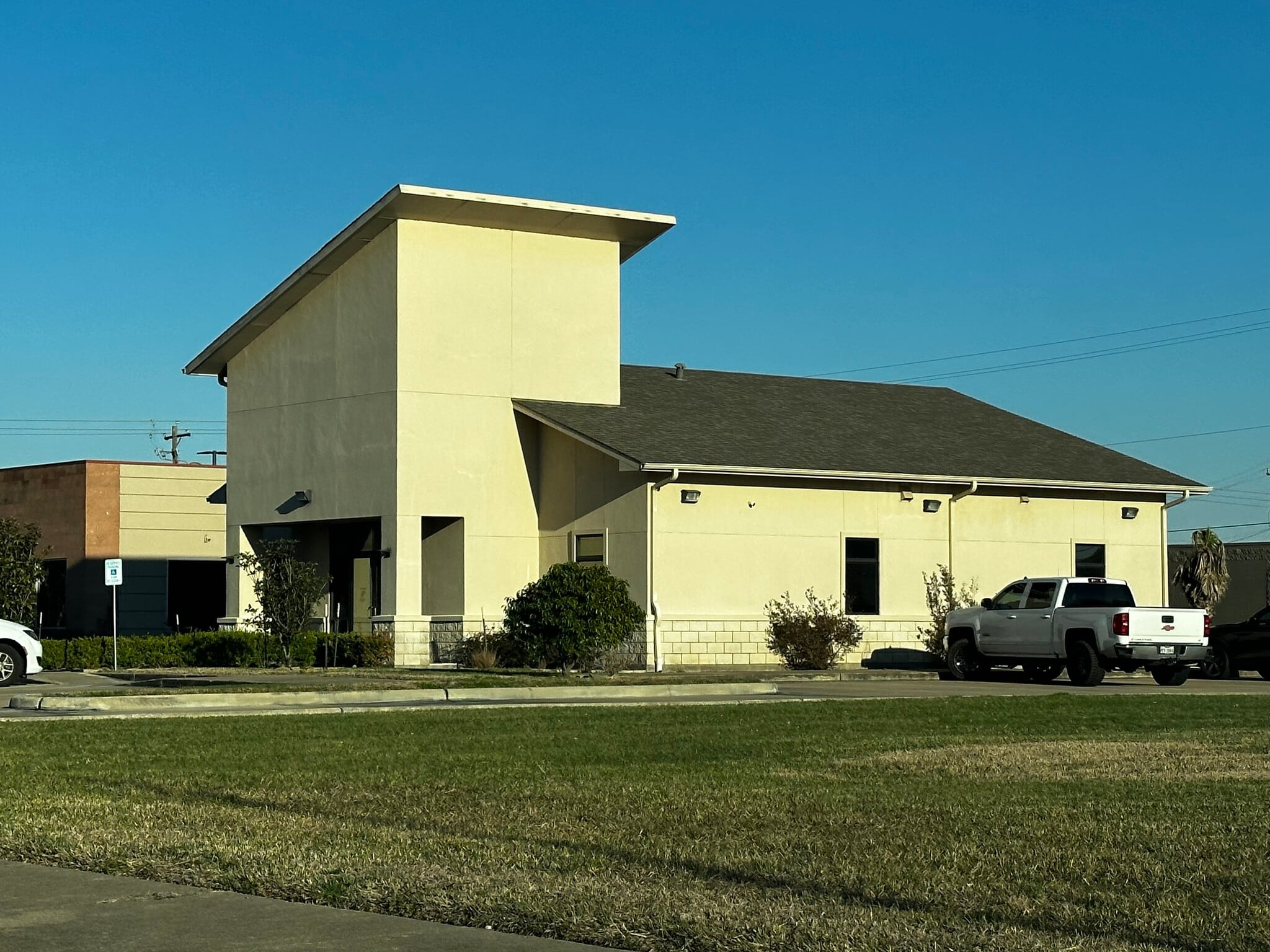 131 W Texas Ave, Webster, TX for lease Primary Photo- Image 1 of 15