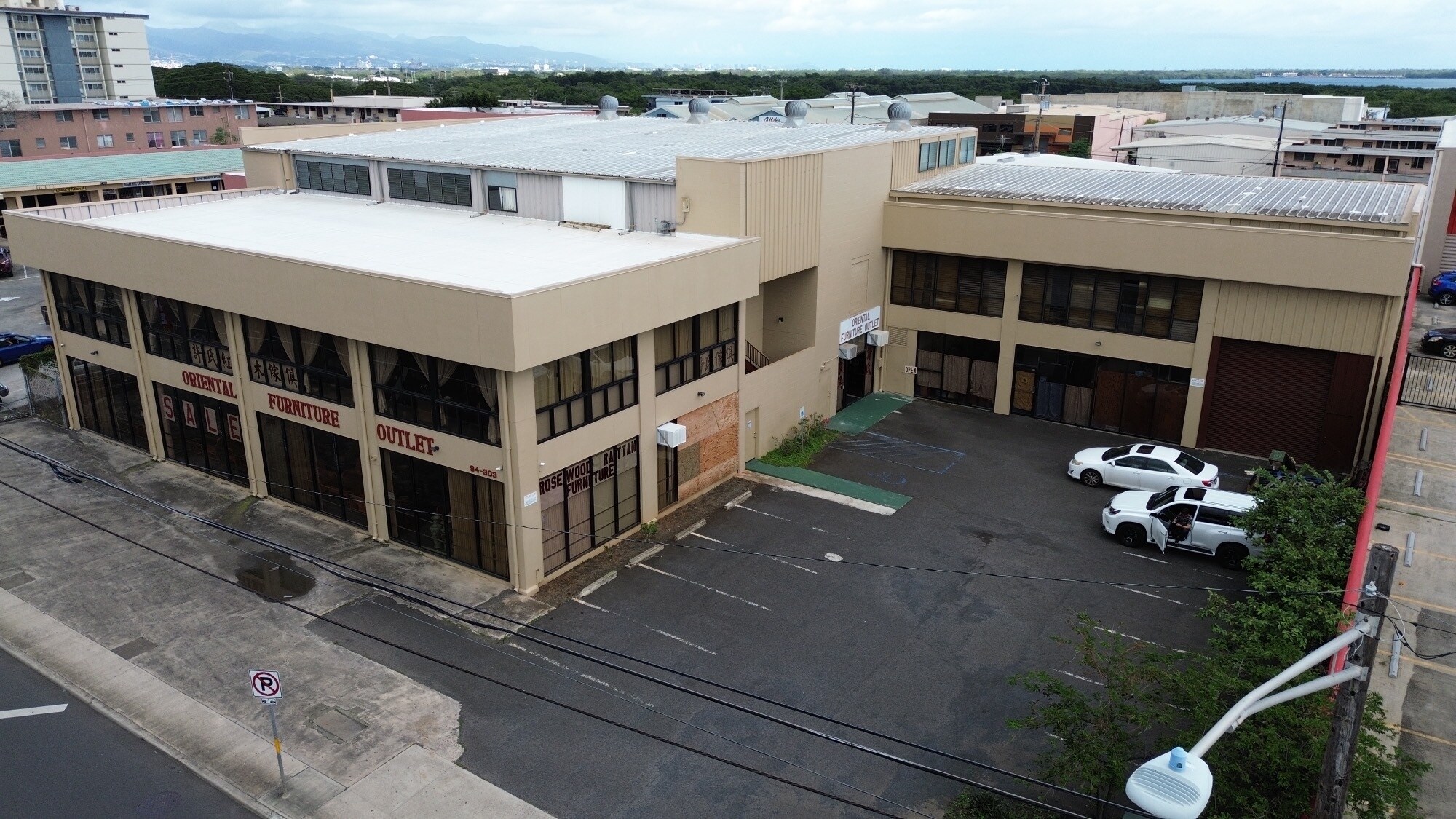 94-303 Farrington Hwy, Waipahu, HI à vendre Photo du bâtiment- Image 1 de 7