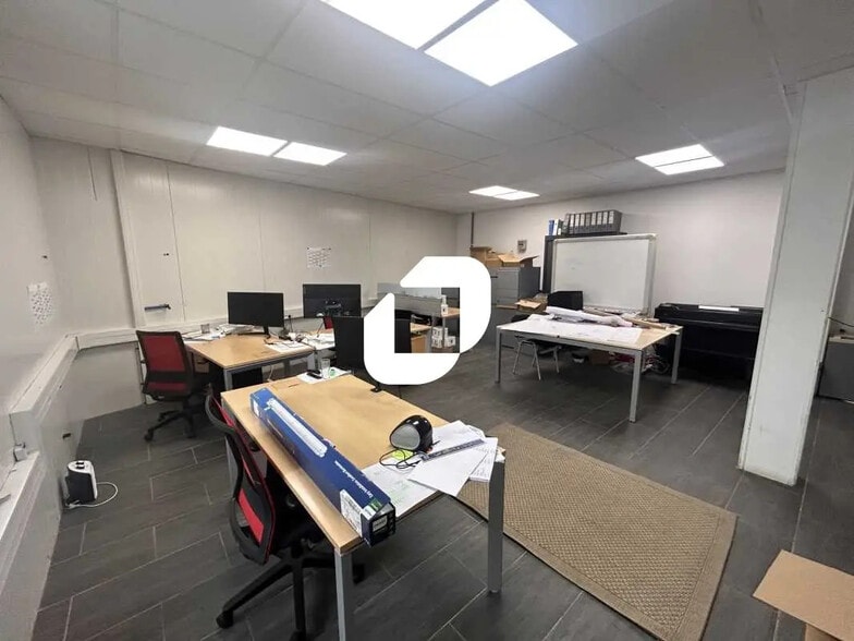 Flex in Argenteuil for lease - Interior Photo - Image 3 of 22